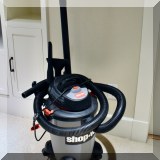 T09. Shop vac. 